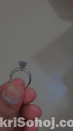 Diamond Cut Classic Six -Claw Finger Ring